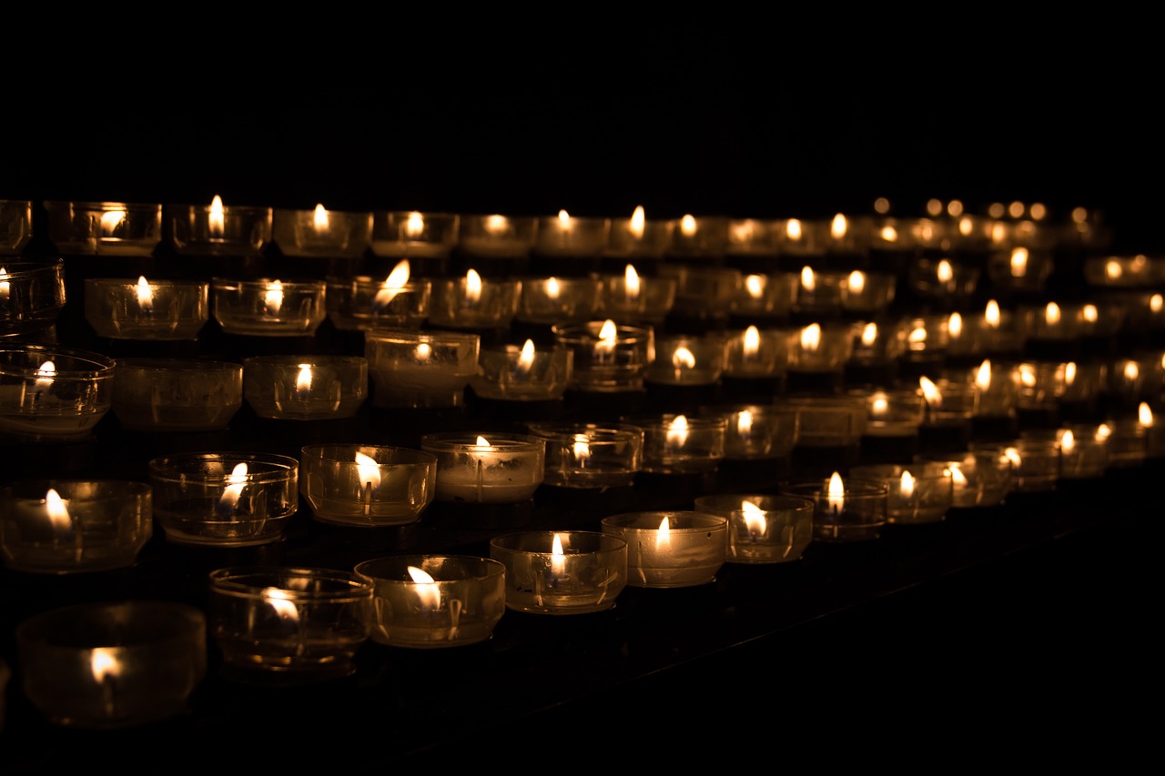 candle, candlelight, tea light-1068948.jpg